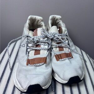 Men’s White On Cloud Nova Size 8